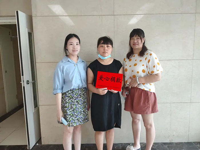 暖心慰問，進(jìn)行中